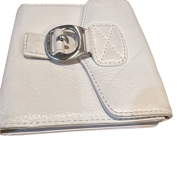 Michael Kors Small Wallet - Picture 6 of 7